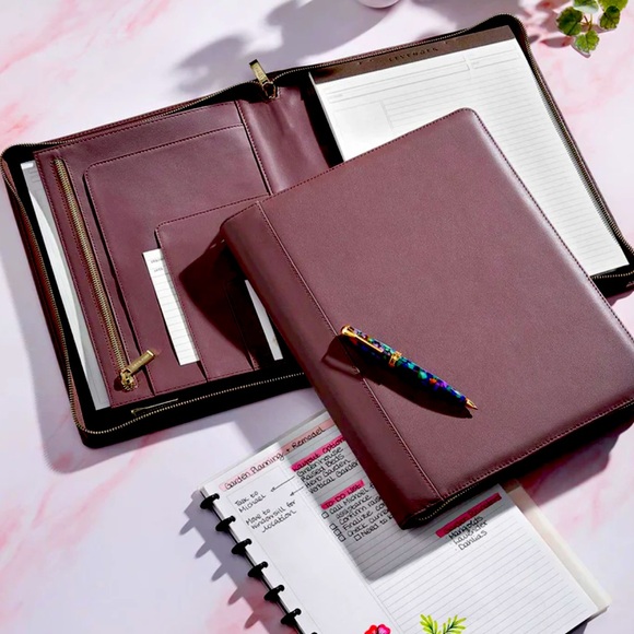 ☃️🏷️ Levenger Arcadia Smooth Leather Ambi-Flex Folio EUC - Picture 1 of 8